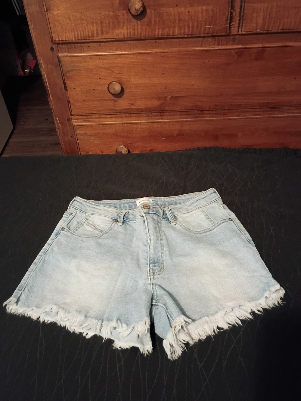 KanCan Light Wash Frayed Hem Denim Shorts